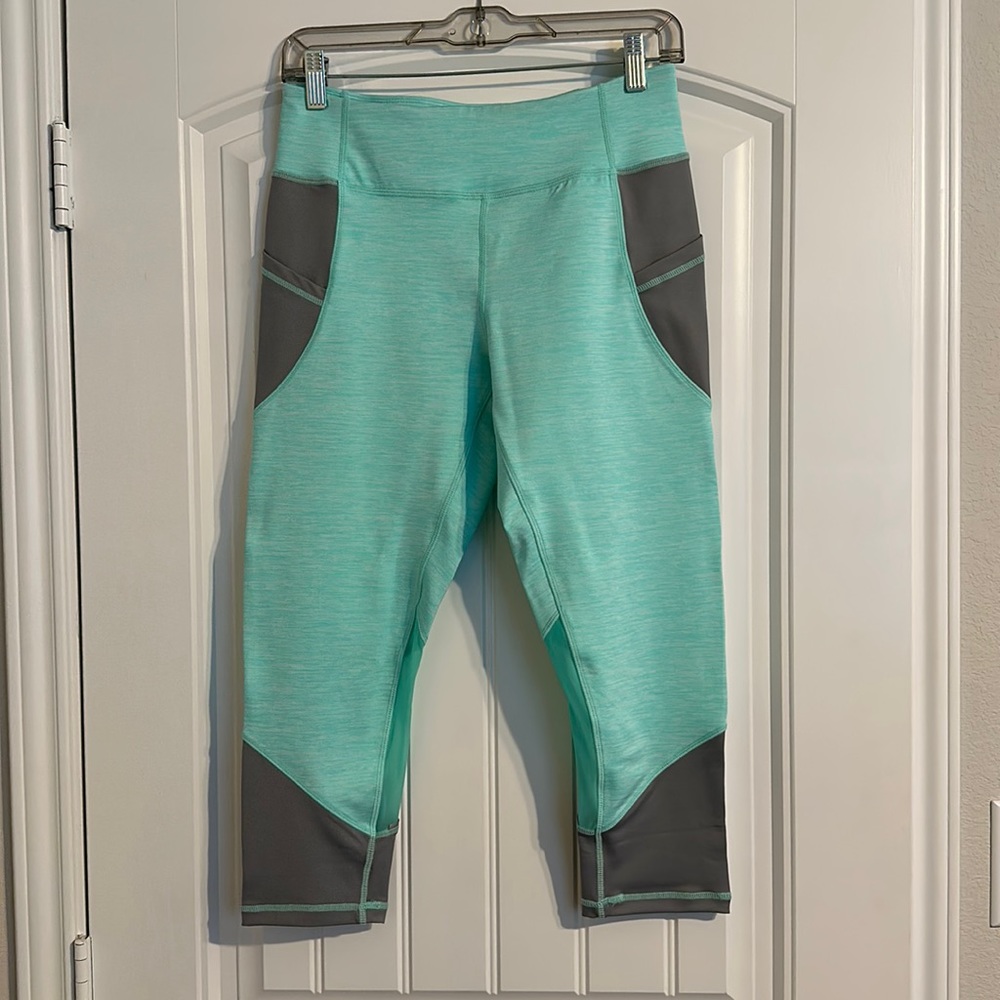 Jadelynn Brooke Crop Leggings